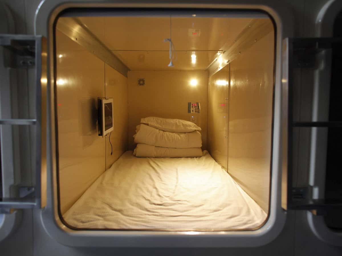 china-first-capsule-hotel-1