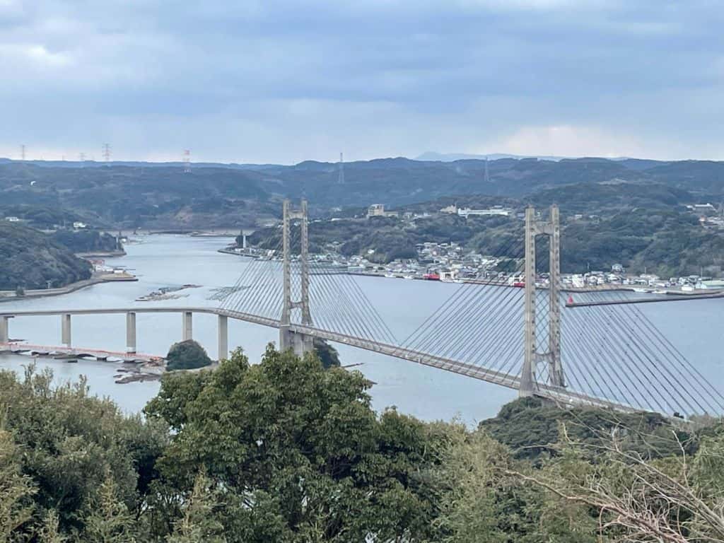 ชมวิว Yobuko Ohashi Bridge จากจุดชมวิว Kaze-no-Mieruoka Park