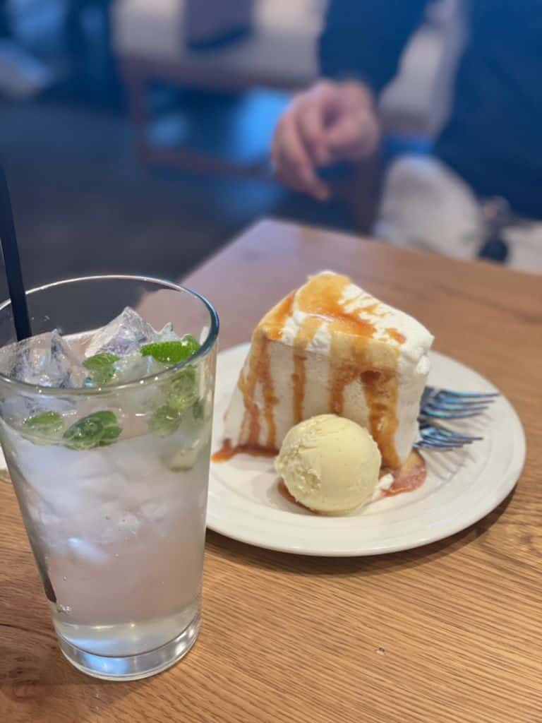 รีวิวร้านเค้กคาราเมลครีมสดแสนนุ่มที่ Mother Moon Cafe สาขา Akashi จ.เฮียวโงะ สาขา Akashi ที่เฮียวโงะ Hyogo