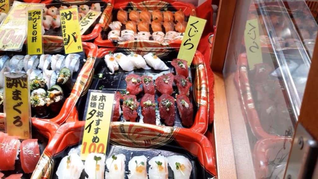ซูชิ ตลาดคาราโตะ (Karato Market : 唐戸市場) ตลาดปลาปักเป้า ซูชิปลาวาฬ