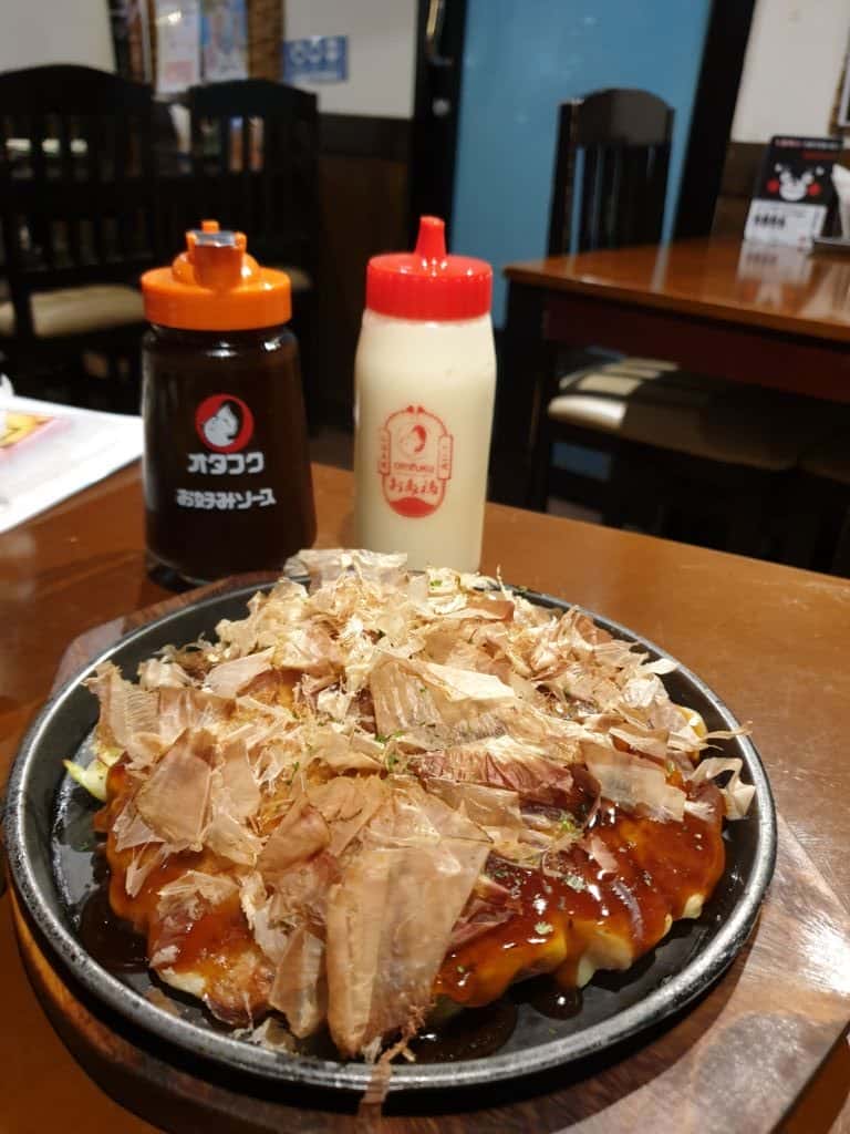 รีวิว Choi Choi Okonomiyaki ร้านโอโคโนมิยากิ หรือพิซซ่าญี่ปุ่น ใกล้ BTS พร้อมพงษ์