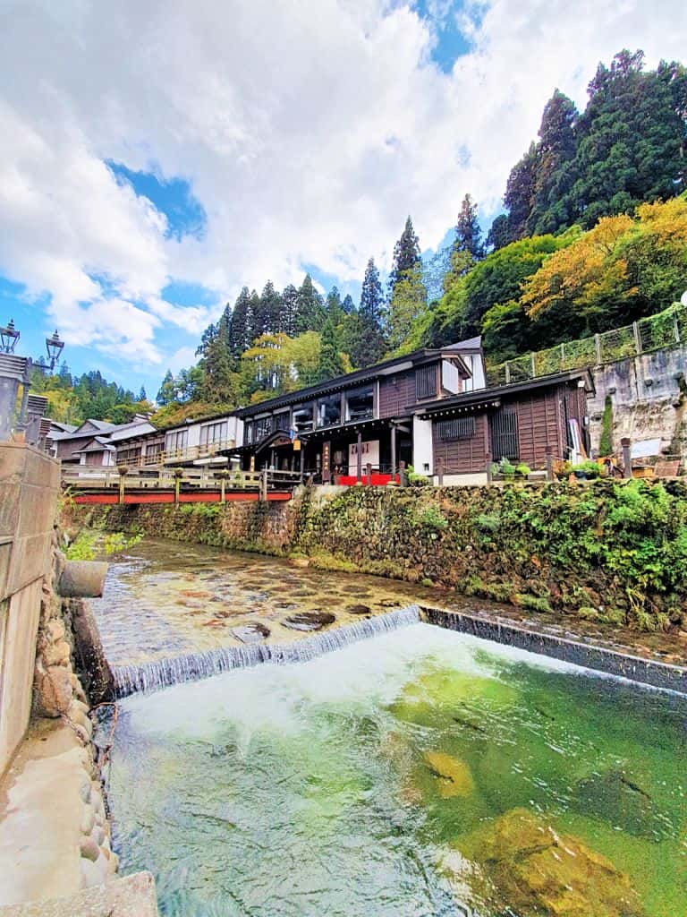 หมู่บ้านโบราณ Ginzan Onsen ในจังหวัดยามากาตะ(Yamagata)
