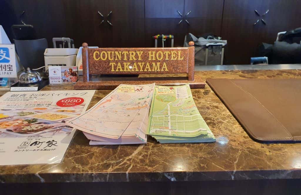 รีวิวโรงแรม Country Hotel Takayama ที่ทาคายาม่า เดินทางสะดวก ใกล้ JR ที่พักใกล้ Family Mart